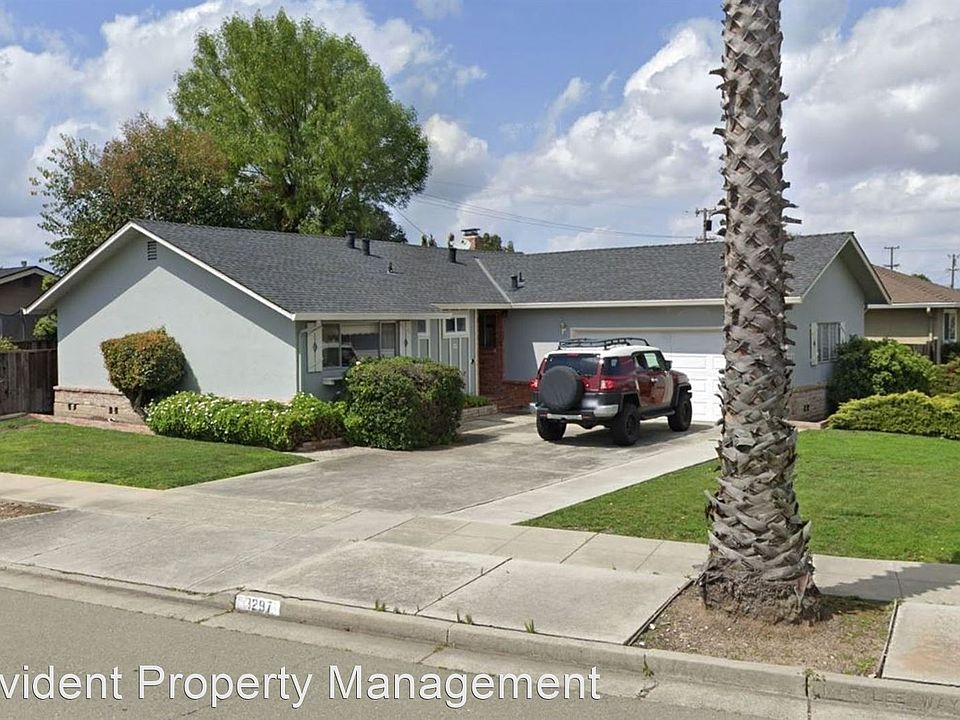 1st image of 3297 Vistamont Dr