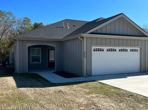 1715 Kenneth Dr, Junction City, KS 66441