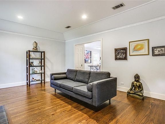3rd image of 6216 McCommas Blvd