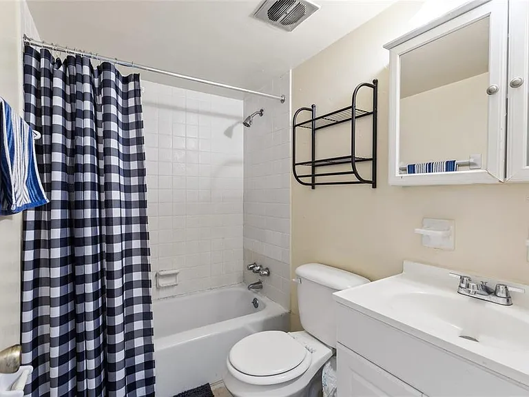 1700 SW 16th Ct #B28 — Photo 12