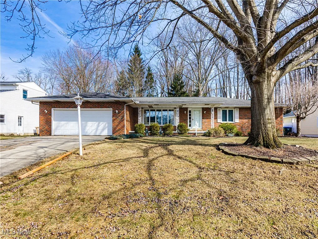 385 Marian Lake Blvd photo 1