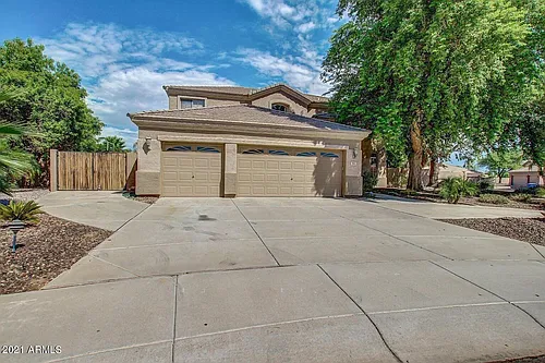 562 N Danielson Way Photo 1