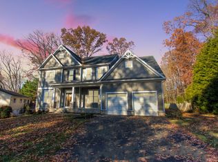 9420 Athens Rd, Fairfax, VA 22032