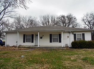 105 E Lanyon St, Frontenac, KS 66763