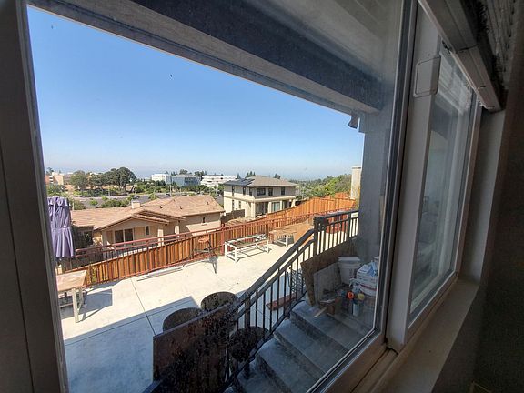 4th image of 2577 Hillcrest Ave #3