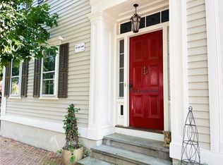 24 Arnold St, Providence, RI 02906