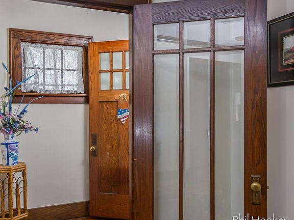 3rd image of 1116 Powers Ave NW