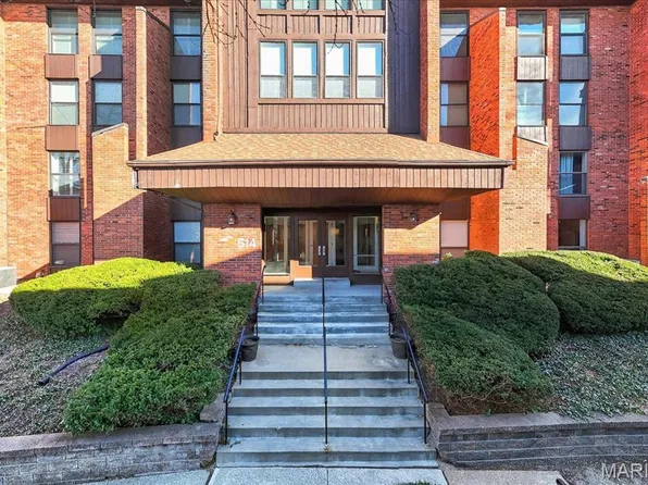 514 Coeur De Royale Dr APT 105, Saint Louis, MO 63141