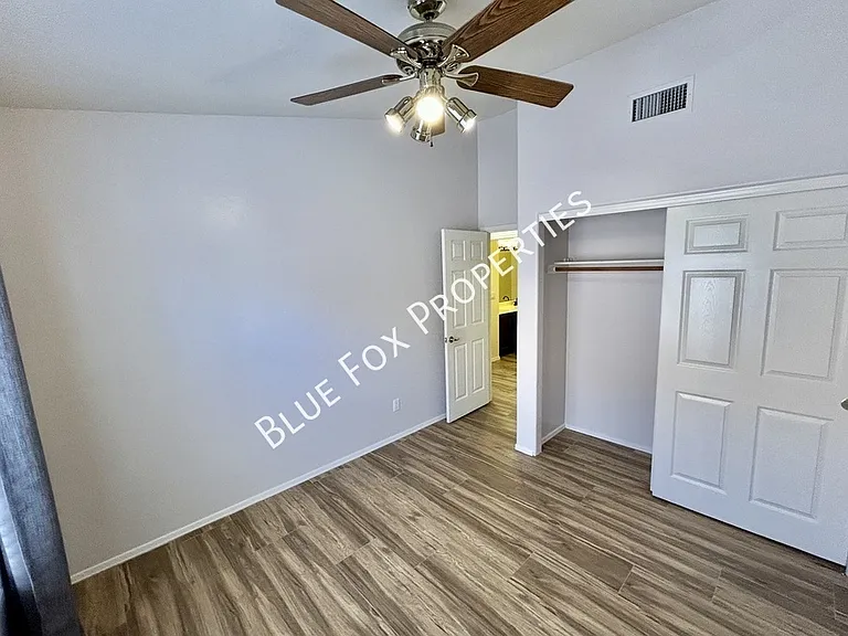 710 W Calle Alta Loma — Photo 16