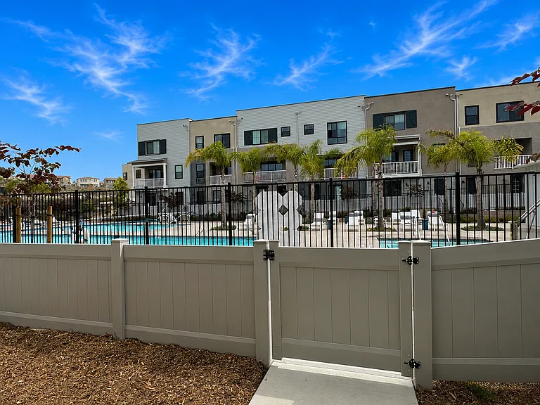 2554 Delphinium Ln — Photo 44