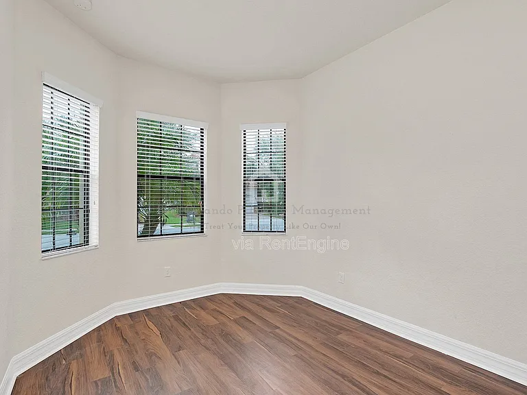 10466 Stapeley Dr — Photo 16