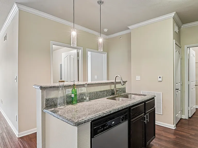 Skyview West Apartments — Photo 3