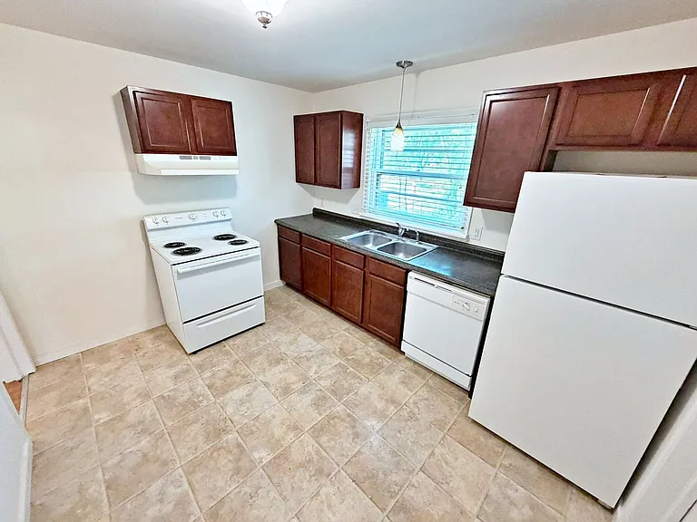 4838 Stanley Dr — Photo 14