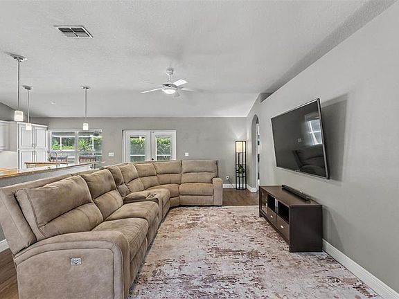 5th image of 2219 Towering Oaks Cir