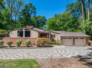 215 Smull Ave, North Caldwell, NJ 07006
