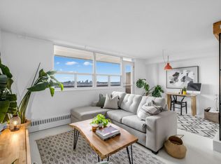 Blackthorn Manor, Toronto, ON M6M 5A6