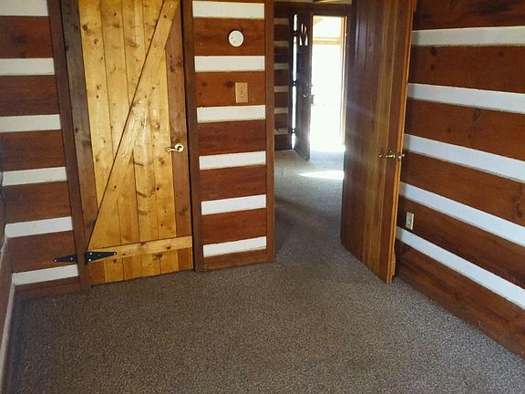 4th image of 1461 Estates Dr