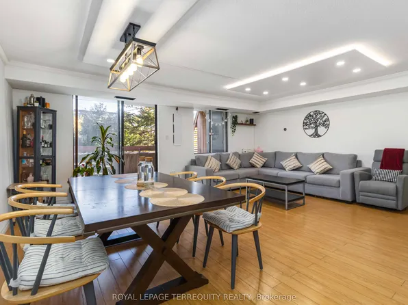 1250 Mississauga Valley Blvd #46, Mississauga, ON L5A 3R6