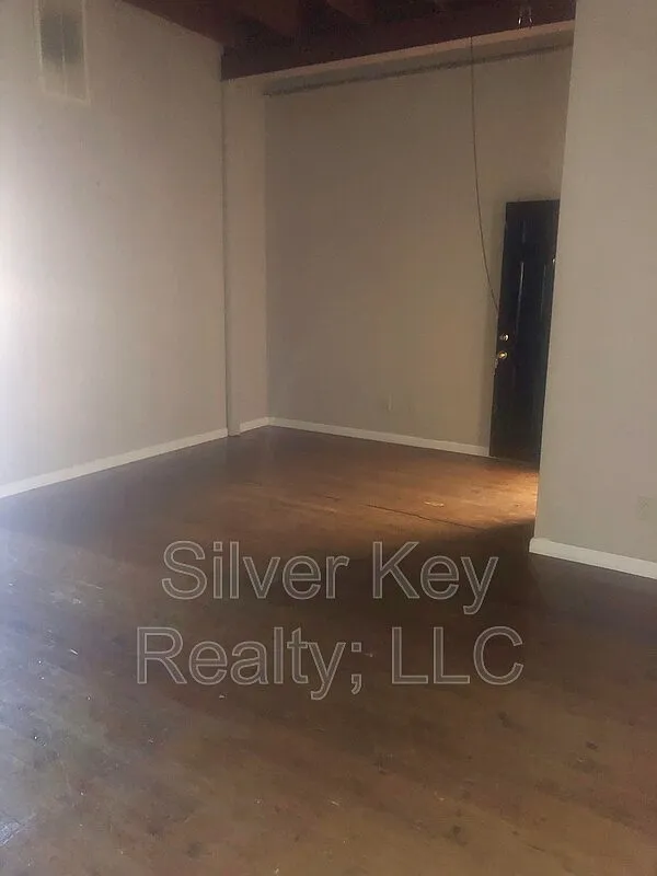 2 bed, 1.0 bath, 800 sqft, $1,025 — Photo 4