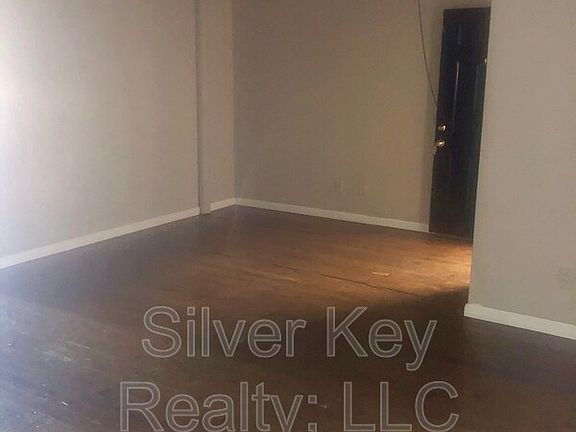 4th image of 217 E Washington Ave APT H