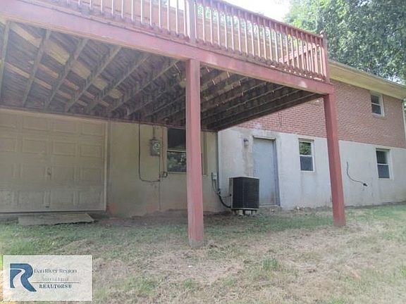 4th image of 80 Lincoln Ct