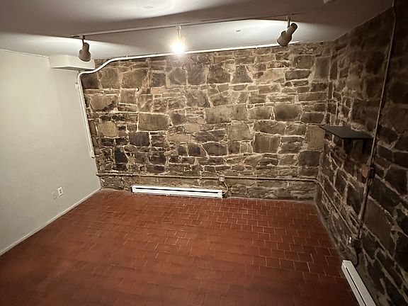5th image of 49 Warren St #B4