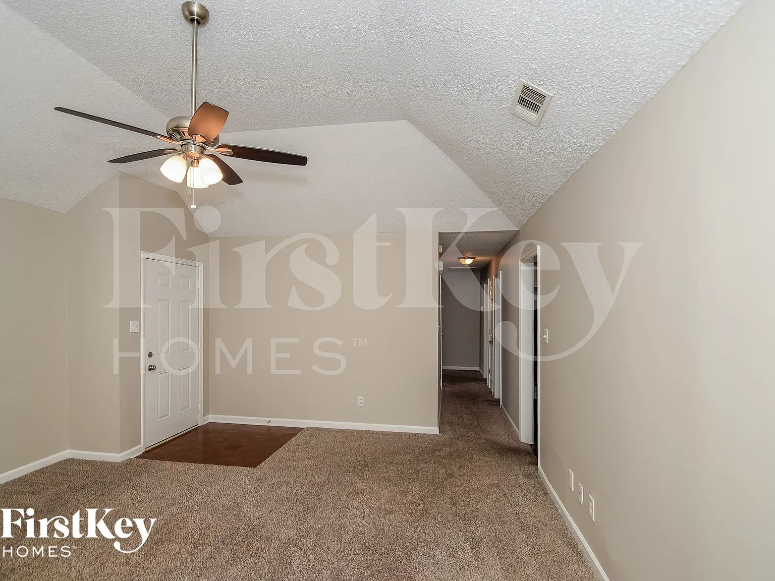 3 bed, 2.0 bath, 1428 sqft, $1,815 — Photo 3