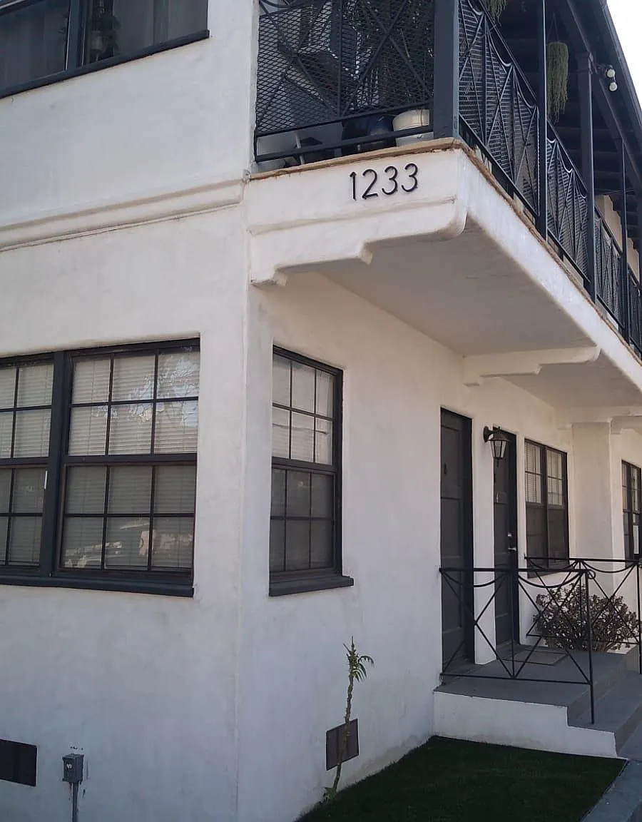 1233 Gordon St — Photo 1
