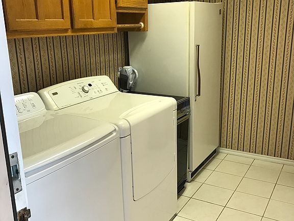 5th image of 536 Evergreen Dr