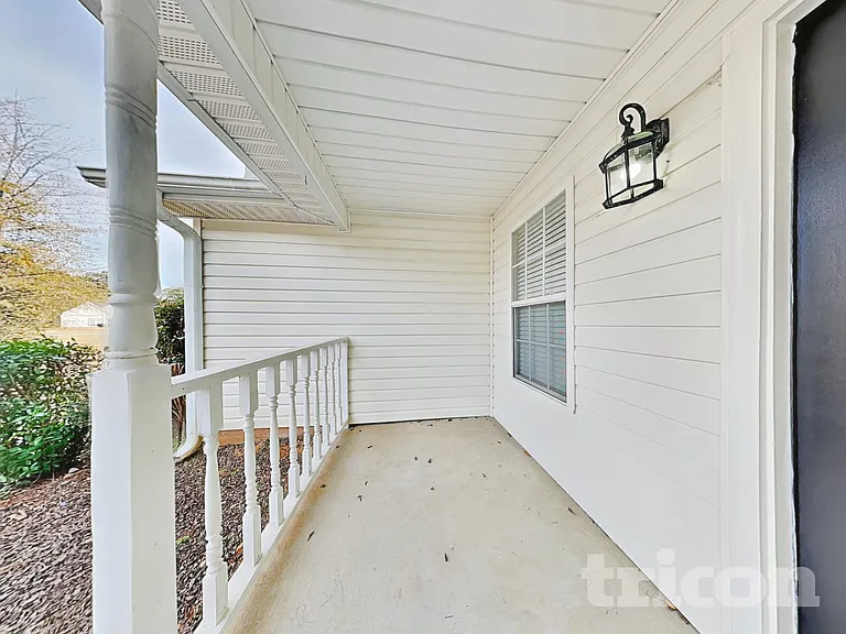 2051 Meadowglen Ln — Photo 23