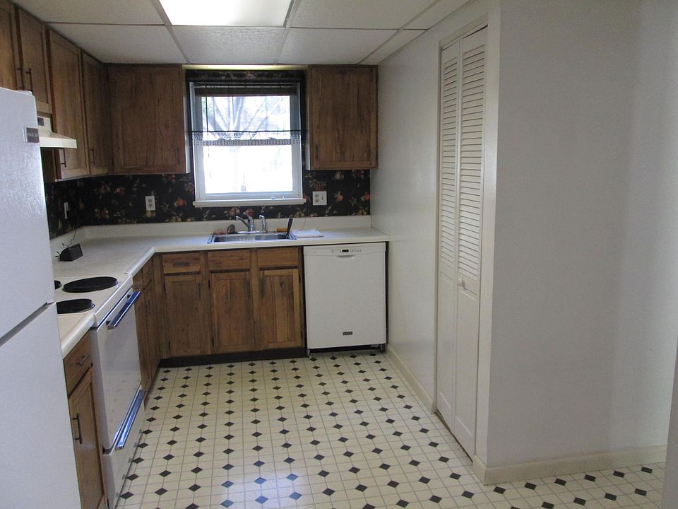 1st image of 27 Queensway