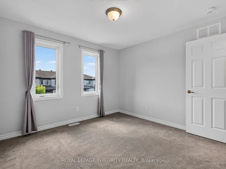 129 Umbra Pl — Photo 40
