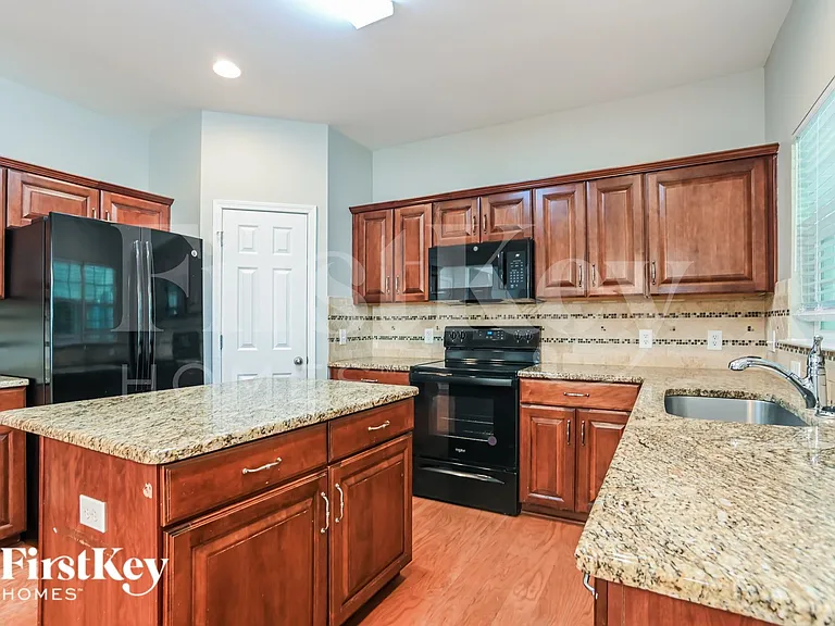 1905 Arbor Crest Ct — Photo 8