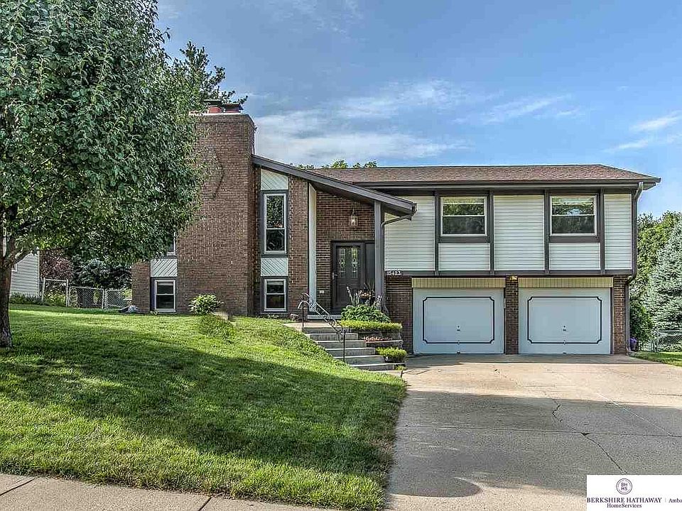 1st image of 15423 Blackwell Dr