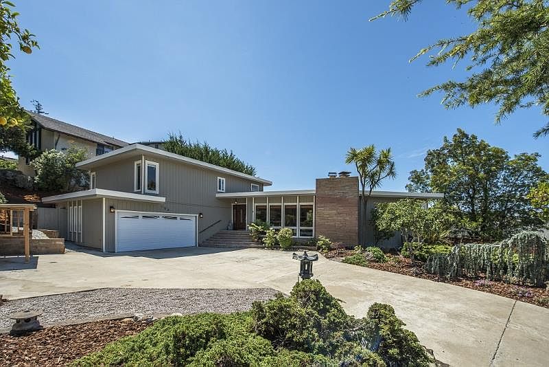 1st image of 190 Thunderbird Dr