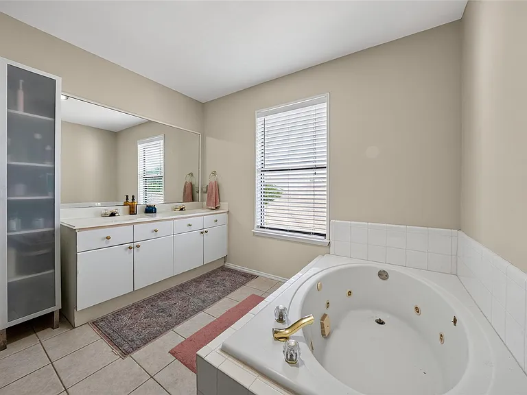 6015 Homestead Ct — Photo 14