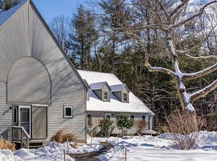 75 Glengarry Dr, Stratham, NH 03885