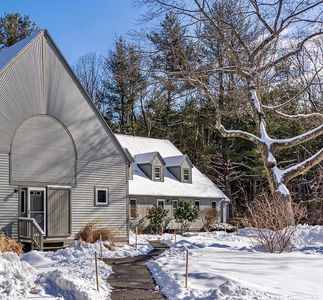 75 Glengarry Drive, Stratham, NH, 03885
