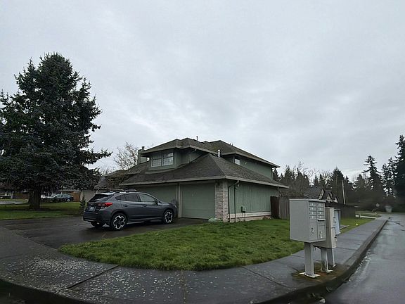 2nd image of 2401 NE 145th Cir