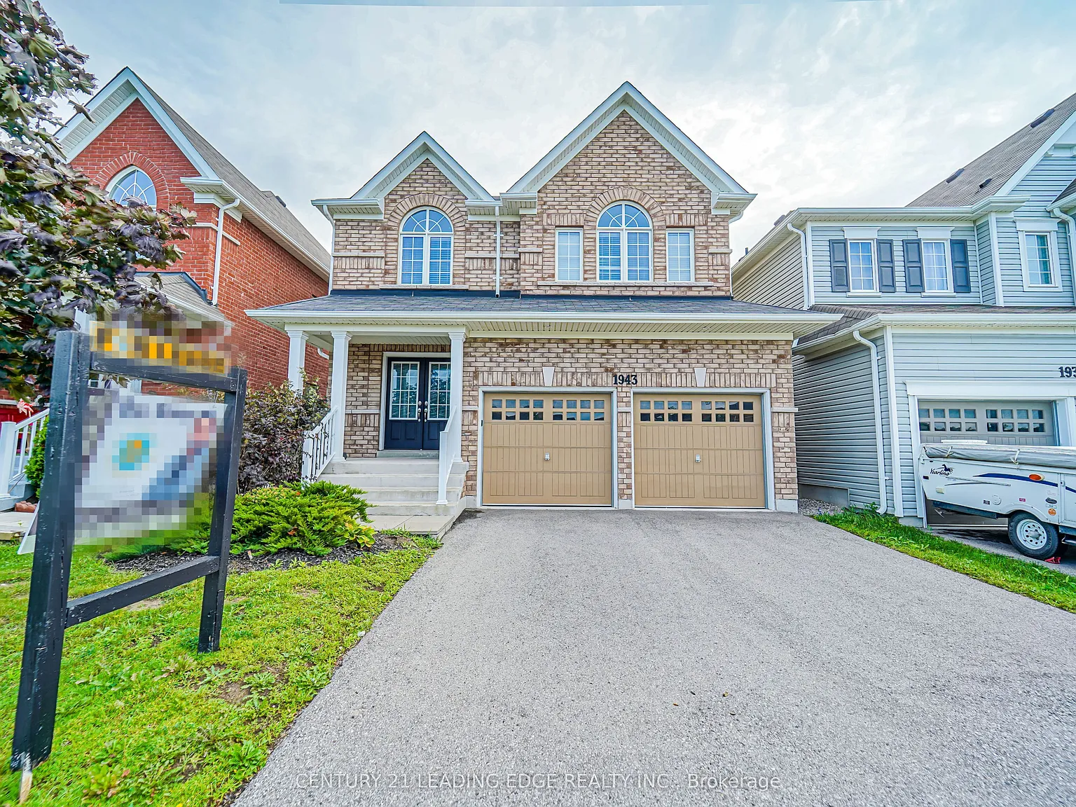 3 bed, $3,300 — Photo 2