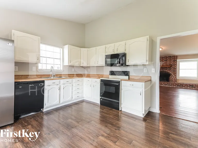 4412 Hale St — Photo 6