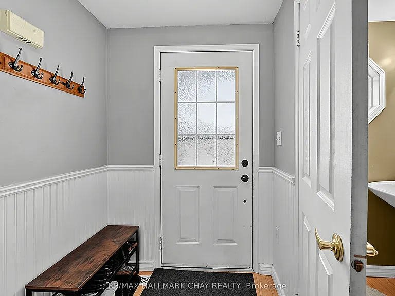 109 Wessenger Dr — Photo 4