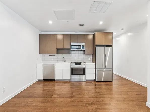 27-17 42nd Rd, Long Island City, NY