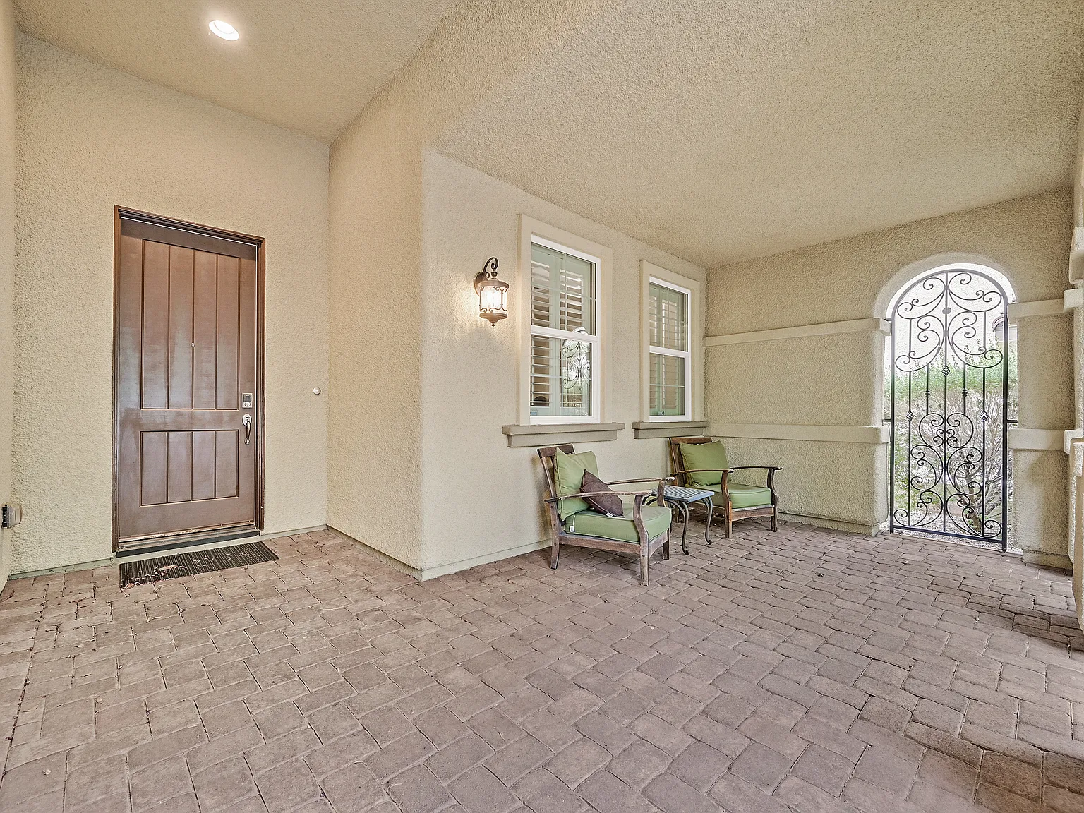 4 bed, 3587 sqft, $5,750 — Photo 4