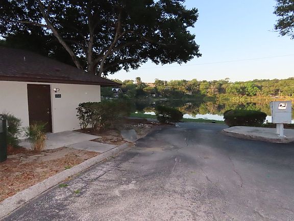 4th image of 155 Sunnyside Dr