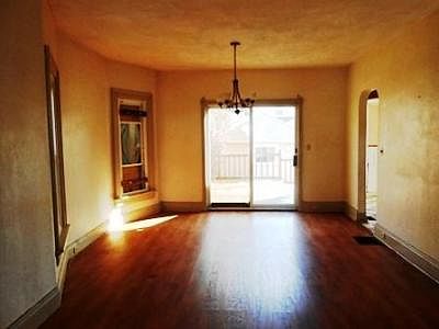 4th image of 664 Carlisle Ave