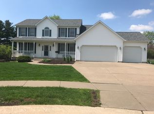 4982 Pacer Ct, Bettendorf, IA 52722