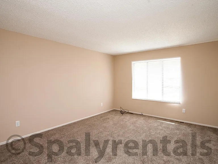 2136 Winewood Ave — Photo 6