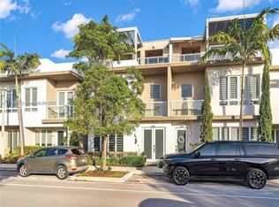 6309 NW 104th Path #TOWNHOUSE, Miami, FL 33178