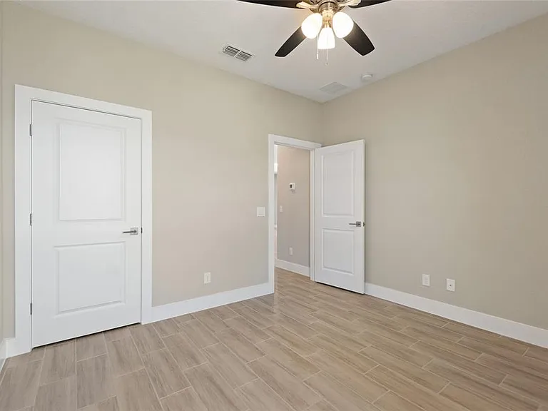 302 Elderberry Ct — Photo 13